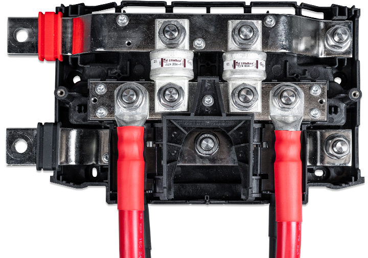 Victron Energy Lynx Class-T Power In M10 busbar per 2 stringhe di batterie