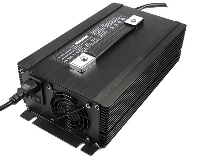 Caricabatterie a 220V 124.8V 10A 1500W LITIO STORE DL-1500N per batterie al Sodio ioni di sodio