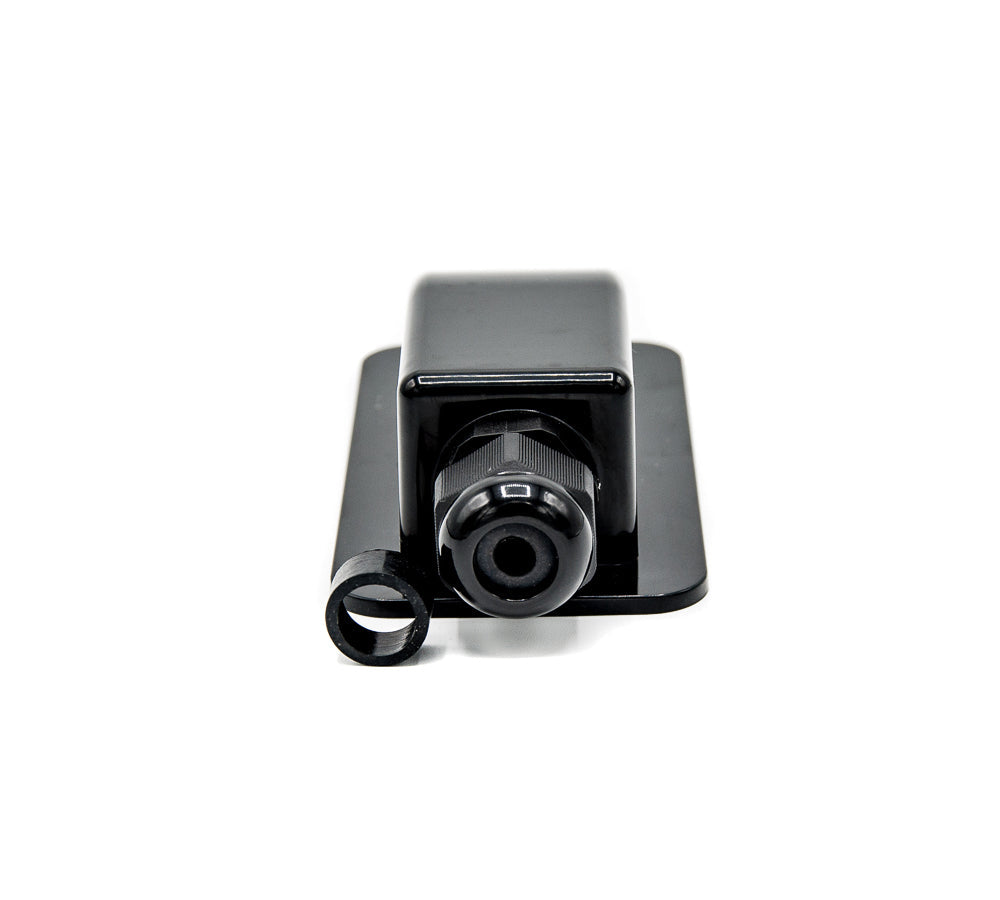 Passacavo da tetto in ASA nero a un ingresso DX1/S con pressacavo PG per camper