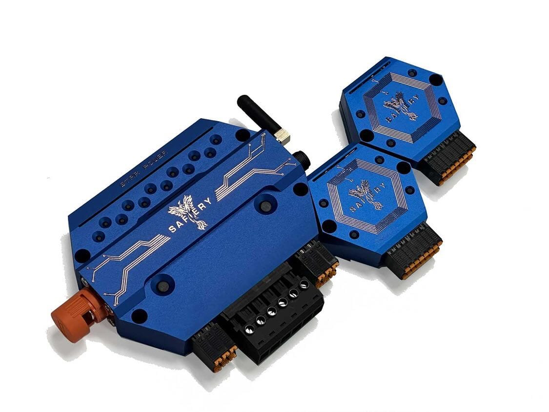 Safiery STAR-Power wireless 6× 35A + 6× 10A comando digitale (12V/24V)