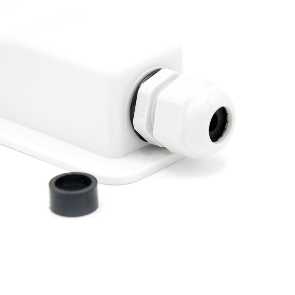 Passacavo da tetto in ASA bianco a un ingresso DX1/W con pressacavo PG per camper